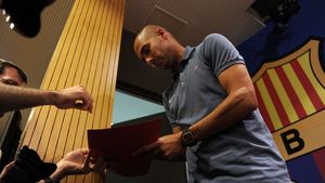 S-au ars cu Guardiola și l-au "BLINDAT" pe Tito!** Catalanii n-au avut antrenor până acum. Greșeala pe care Barcelona nu o va mai repeta niciodată