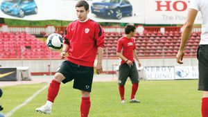 EXCLUSIV | Cât de importantă este regula U21? "De multe ori mă gândesc că m-am născut prea devreme". A debutat pentru Dinamo la 16 ani, dar interesele clubului l-au scos din echipă