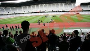 FOTO 200 de fani ai lui "U" au mers la antrenament** "Bateți cu orice preț CFR-ul!"