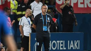 Reghecampf a răbufnit din cauza banilor pe care trebuie să îi dea lui Rotaru! S-a comparat cu Mutu în cazul Chelsea și face un anunț clar: „În România nu mai antrenez!”