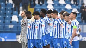 Poli Iași, dezlănțuită! Moldovenii au învins UTA cu un incredibil 4-0 și au ieșit din zona roșie pentru prima dată în ultimele 13 etape. Galeria Aradului i-a cerut demisia lui Rednic