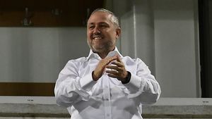 Mihai Rotaru a intrat în direct la TV pe imnul Universității Craiova, după victoria cu CFR Cluj din ultimul minut:  „Le-am și transmis că o să îi batem!”