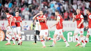 Curtean compară Derby-ul cu Poli-UTA:** "Nu cred că se poate pune problema de blat între Steaua și Dinamo" Obiectivul 'câinilor' pentru finalul de sezon