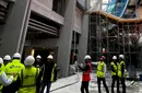 Ce condiții au avut, de fapt, muncitorii români care au reconstruit stadionul Camp Nou cu 1,5 miliarde de euro: „Hotel de trei stele, trei mese, ca pe șantier”