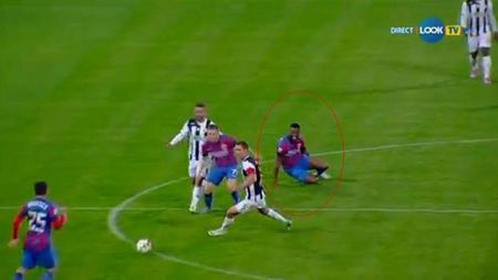 S-a rupt Varela. Fundașul Stelei a rezistat pe teren doar 28 de minute. Primele informații despre starea lui