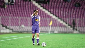 Contra s-a răzgândit:** Nu se mai retrage!