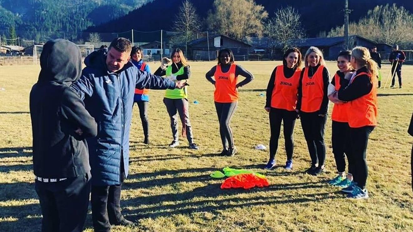 Poli Iași, în team building la munte. Soția și fiica lui Stoican au făcut spectacol și au primit oferte. Ambrosie: "Le transfer la Navobi". Reacția antrenorului Iașiului: "Negociem!"