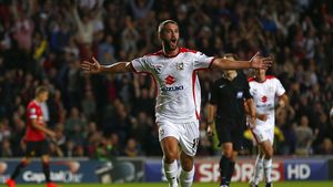 Umilință supremă pentru United: MK Dons prima echipă dintr-un eșalon inferior care marchează patru goluri echipei de pe Old Trafford. Real Madrid și Steaua pe lista echipelor cu înfrângeri de poveste