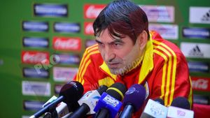 Pițurcă a explicat motivele pentru care nu l-a convocat pe Latovlevici: "Nu poate fi bun la națională pentru că aici sunt jucători mult mai buni. E foarte bine dacă suferă"