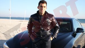 GALERIE FOTO EXCLUSIVĂ‚! Sorana Cîrstea și Horia Tecău, imaginea BMW