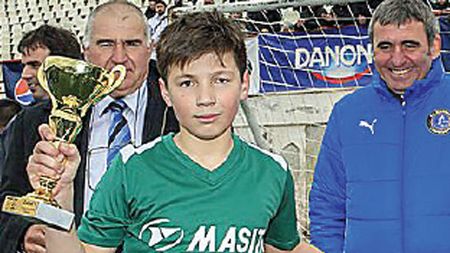Barbarau lasă „Academia" acasă!** Echipa "Regelui" ratează turneul final al Cupei Hagi Danone