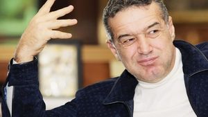 Becali: "Cine mă contestă, să o facă acasă,** cu părinții și familia!"