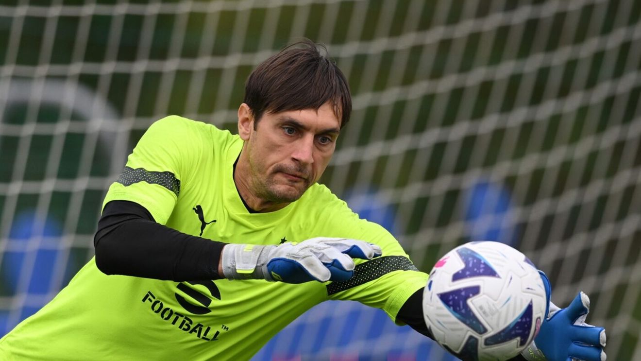 Motivul pentru care Ciprian Tătărușanu a fost lăsat în afara listei de Champions League. AC Milan, probleme mari în alcătuirea lotului | SPECIAL