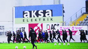 5 probleme și 5 puncte forte relevate de cantonamentul Stelei!** Ce face Stan cu omul urmărit de Liverpool și Bayern și ce soluții are pentru "găurile" din echipă