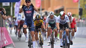 Tim Merlier a câștigat la sprint etapa a 2-a în Turul Italiei 2021. Filippo Ganna și-a păstrat tricoul roz