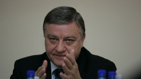 "Porumboiu s-a ars deja de două ori, să vedem ce o să mai pățească"