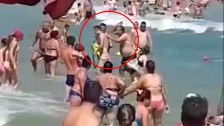Fabulos! Bătaie 100% românească! Un tânăr salvat de la înec, în Eforie, a fost luat la palme de propriul tată | VIDEO HALUCINANT