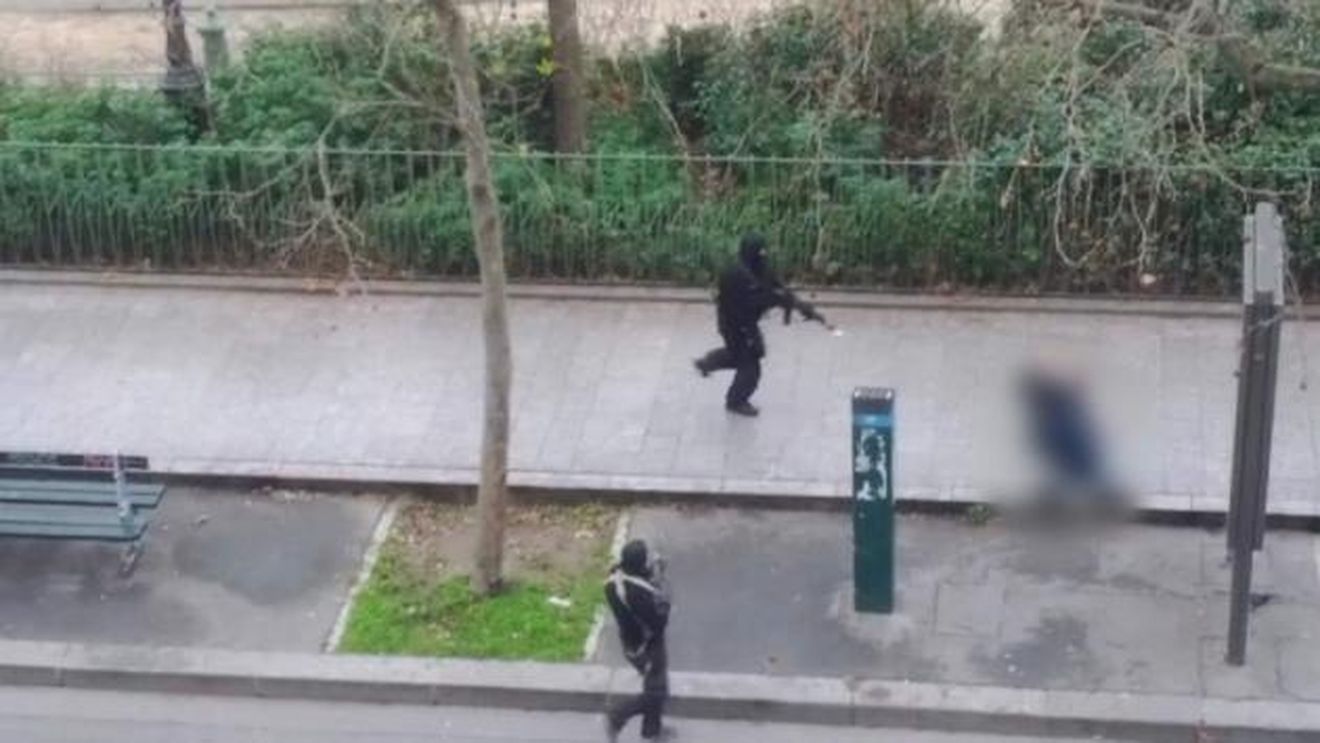 #Eu eram Ahmed. Ștucan, în replică la editorialele lui Negruțiu și Tolontan despre dilemele libertății de exprimare: "Are liberul meu arbitru dreptul de a-l pune în pericol pe al tău?". Două cazuri ignorate din sport