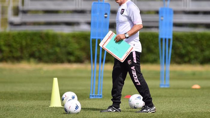 OFICIAL | Pușcaș are un nou antrenor la Palermo! A condus deja primul antrenament. CV impresionant pentru noul tehnician al sicilienilor