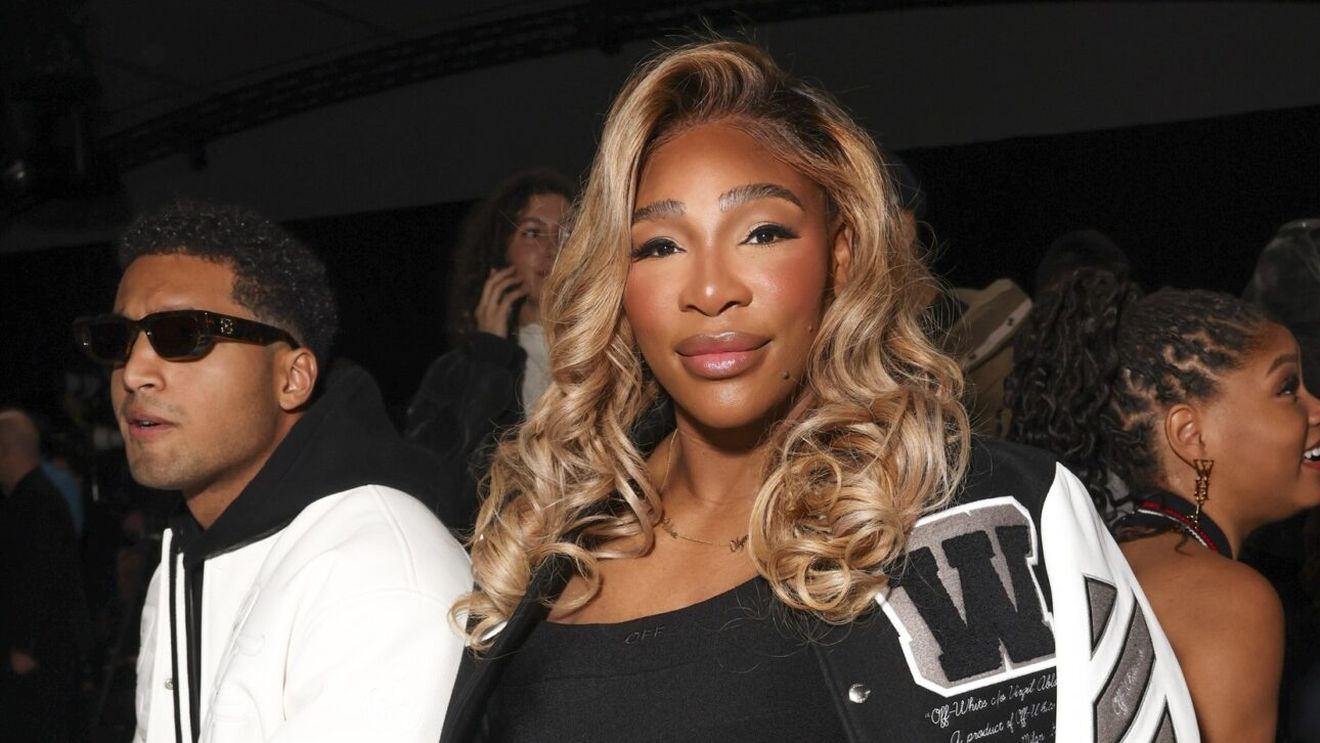 Serena Williams, de nerecunoscut la ultima apariție: „Chiar ea e?". Rivala Simonei Halep i-a lăsat mască pe toți la Paris Fashion Week. FOTO