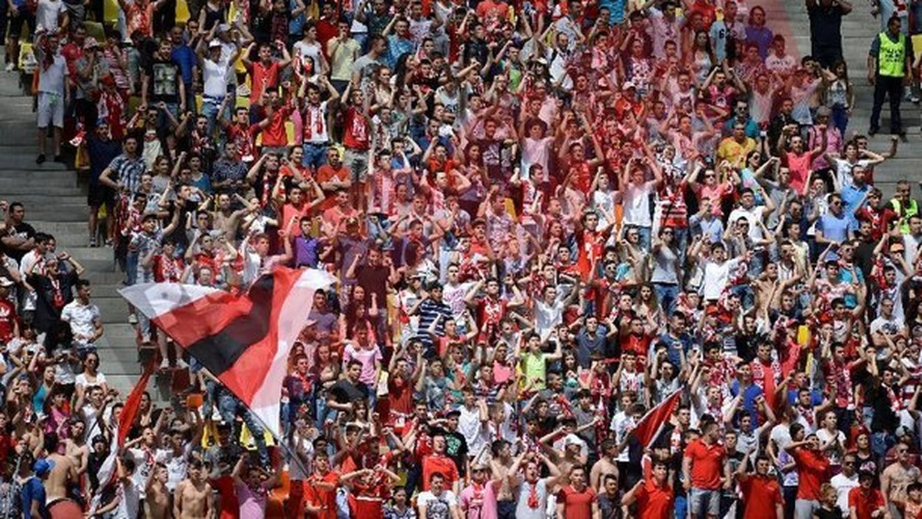 Suporterii le-au cerut jucătorilor "câinilor" să o bată pe Steaua:** "Când joci cu un stadion plin de dinamoviști, faci orice ca să câștigi în derby"