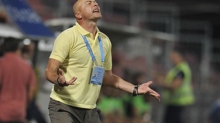 Leo Grozavu nu e la primul gest reprobabil. Un alt jucător a încasat-o de la actualul antrenor al echipei FC Botoșani