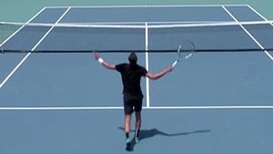 Un tenismen de top a luat-o razna la Miami: s-a bucurat pe teren deși a pierdut meciul! „Iau niște bani și plec" | VIDEO