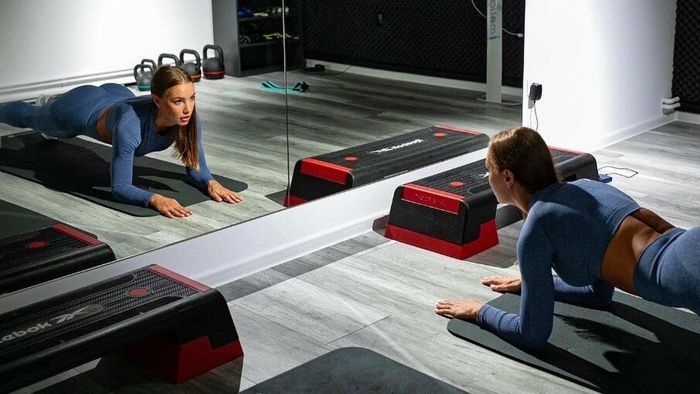Cea mai frumoasă handbalistă a României trage tare la al doilea job, după ce nu a fost luată în lotul pentru Campionatul Mondial! GALERIE FOTO