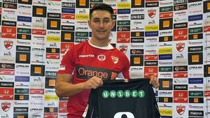 Scandal la Dinamo! Impresarul fotbalistului acuză: "I-au falsificat semnătura! Îi vom da în judecată". I-a fost reziliat contractul și i-au luat cu forța cheile de la mașină