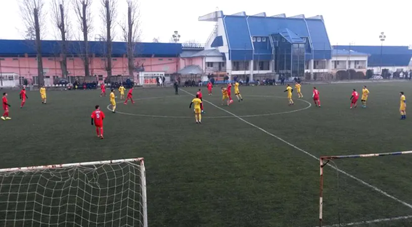 FC Hermannstadt, învinsă în Zăvoi cu 4-0.** Pelici l-a ajutat pe arbitru să elimine un jucător din propria echipă
