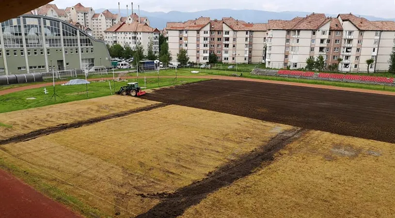 FK Csikszereda și-a arat terenul și a început modernizările pentru Liga 2.** Lucrările care au loc la stadion din Miercurea Ciuc. 