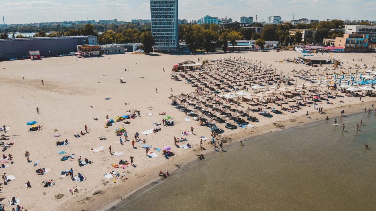 Celebra stațiune din România a ajuns o epavă. Cel mai bogat pensionar, uluit: „Au distrus-o! Te mănâncă pescărușii”
