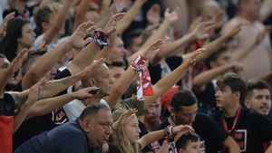 Jocurile foamei. Fotbalul a devenit cel mai iubit sport pentru că a avut suflete de suporteri, nu suporteri fără suflet! Opinie tăioasă scrisă de Vlad Măcicășan 