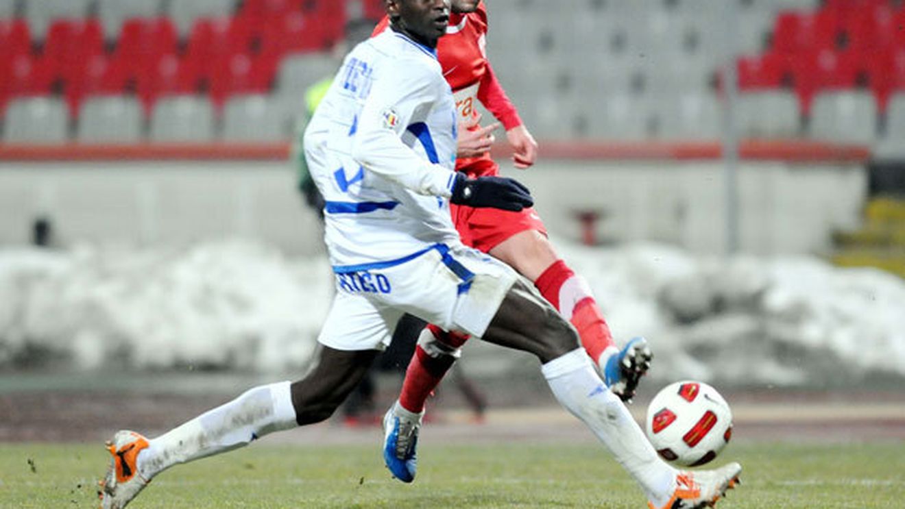 "Câinii" au misiune imposibilă la Târgu Jiu!** Un "pandur" amenință să bată liderul pentru a trimite titlul în Gruia: "Dinamo nu dă gol aici, CFR Cluj ia titlul"