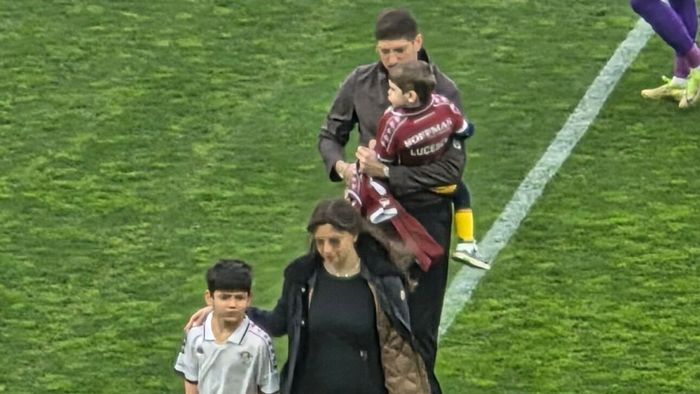 Nepotul lui Mircea Lucescu a mers în Giulești și a dat lovitura de start. Reacție emoționantă înainte de Rapid - FC Argeș: „Am copilărit pe acest stadion”