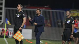 Adrian Mutu îi ia apărarea lui Horațiu Moldovan, după gafa comisă în meciul cu Petrolul: „Este cel mai bun din țară și rămâne cel mai bun”