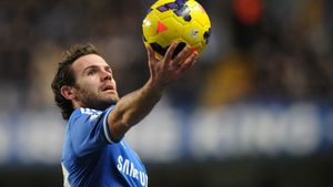 Moyes, sfătuit să nu-l ia pe Mata! "Copilul" lui Ferguson este contra aducerii spaniolului: "Ar trebui să schimbe tot sistemul" Pe cine ar prefera