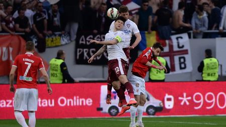 A jucat și la Dinamo și la Rapid. Acum a urmărit derby-ul de la o distanță de câteva bătăi de inimă de gazon