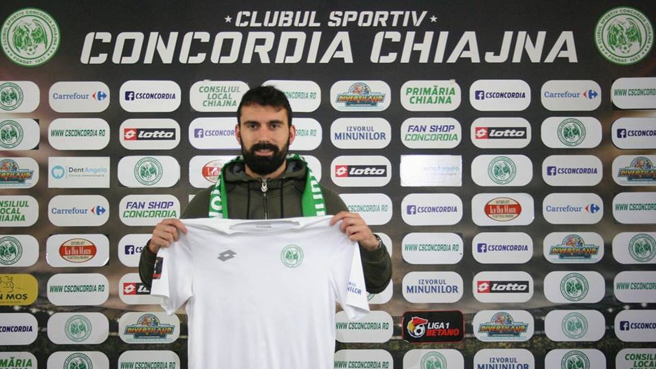 OFICIAL: Concordia și-a adus fundaș cu super-cotă, dar care n-a mai jucat de opt luni. Controverse legate de salariul său       