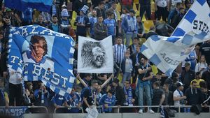 Victoria cu Sabail încinge spiritele la Craiova! Suporterii îi cer socoteală lui Papură: "Nu ne trebuie o marionetă. De ce ne bucurăm?"