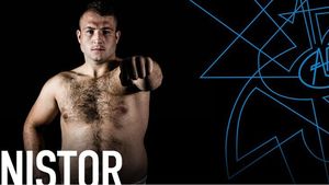 EXCLUSIV. S-a săturat de mizeriile din boxul amator și a trecut la profesioniști. Pugilistul Mihai Nistor a semnat cu "Golden Boy Promotion", compania lui Oscar de la Hoya