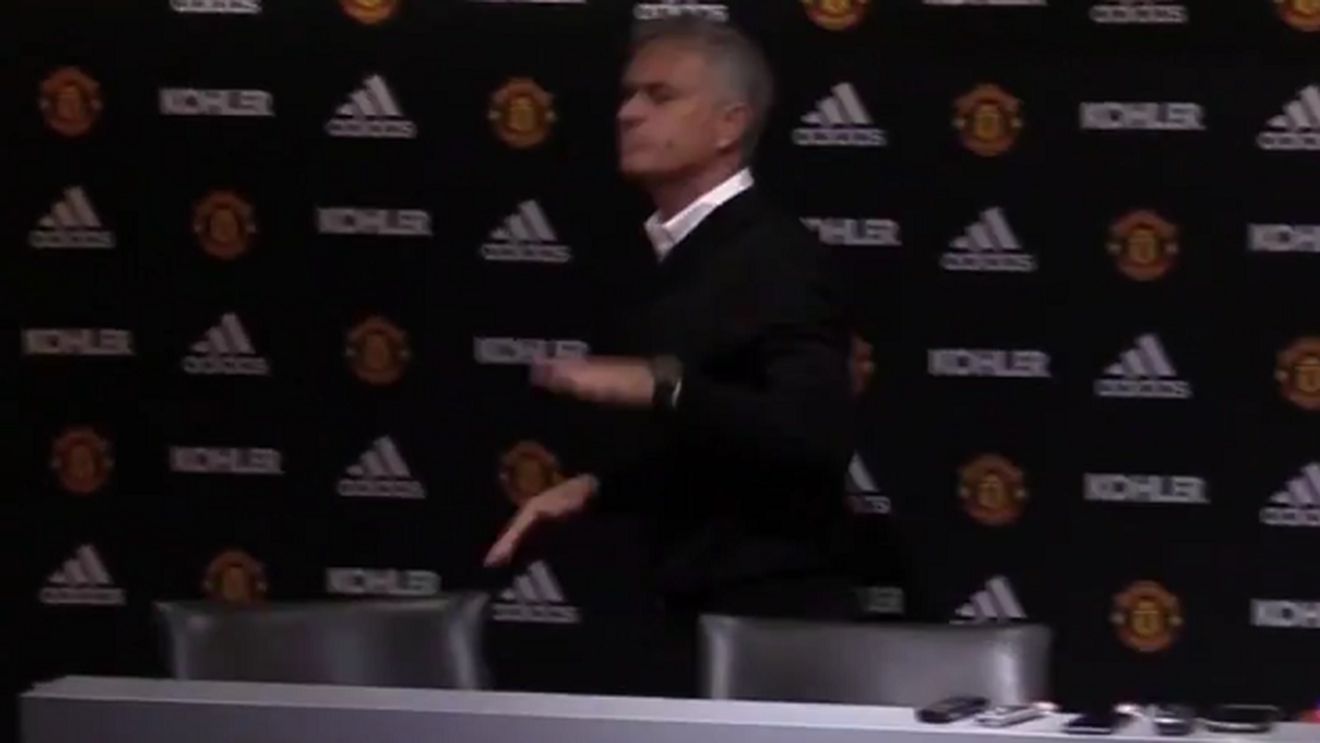 Jose Mourinho, o nouă ieșire necontrolată la adresa contestatarilor: "Sunteți obsedați de mine și mincinoși!"