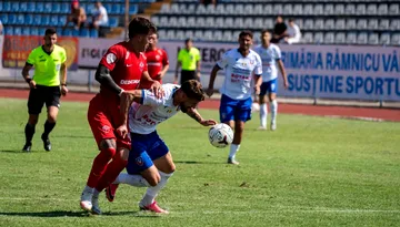 Condusă în două rânduri, FC Bacău a scos o remiză la Râmnicu Vâlcea, dar putea da lovitura la ultima fază. Costel Enache: ”Un rezultat echitabil, dar un pic mă doare ratarea din final”