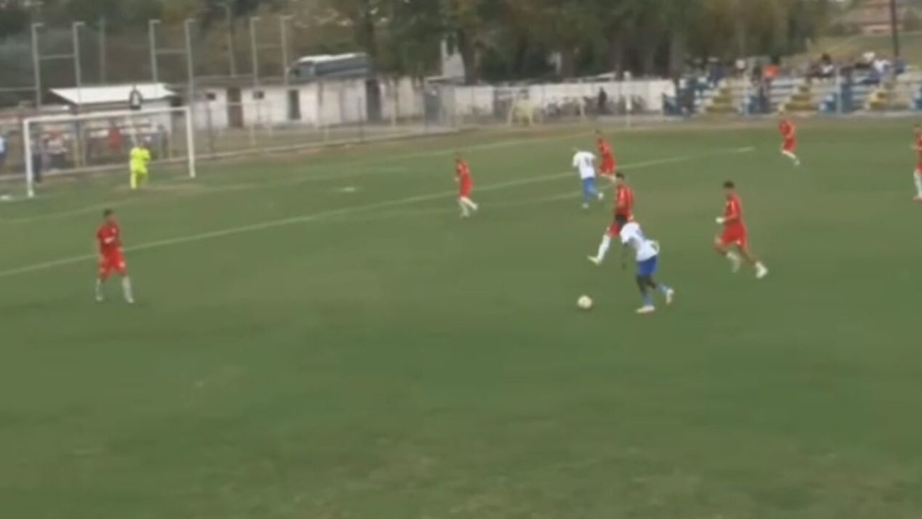 Au crezut că sunt în Premier League sau în Bundesliga! Spectatorii au rămas mască: ghanezul ajuns în Liga 3 a reușit golul finalului de săptămână în România cu o execuție ireală: „Superb, superb!” | SPECIAL