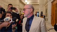 Gigi Becali știe ce se va întâmpla cu moțiunea împotriva lui Ilie Bolojan: „Am venit să votez!”. Ce zice de viitorul premier