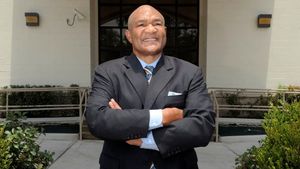 Singurul boxer de care i-a fost frică lui George Foreman. A recunoscut totul: „N-am vrut să mă bat cu el. Era prea tare şi mama n-a crescut proşti”