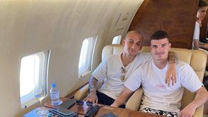 Mihai Rotaru nu se uită la bani! Cum i-a răsfățat patronul lui Universitatea Craiova pe Mitriță, Mihăilă și Cicâldău | GALERIE FOTO