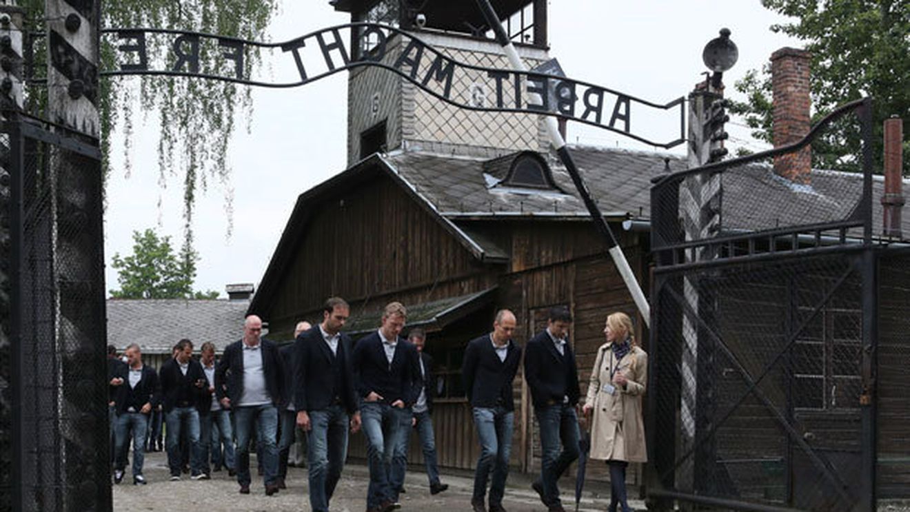 Rasismul a lovit deja!** Olanda - Danemarca, azi 19:00! Vezi o infografie de efect a arenei din Harkov