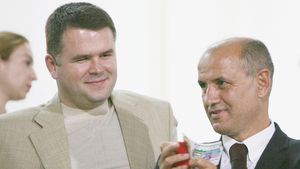 Altă  telenovelă - Curelea și Ferfelea, în Giulești?