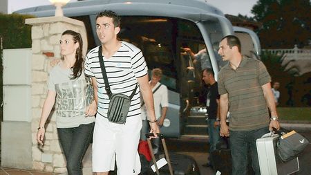 Vali Badea n-a „spart" nunta